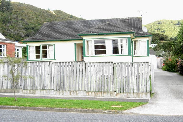 Photo of property in 14 Cleland Crescent, Naenae, Lower Hutt, 5011