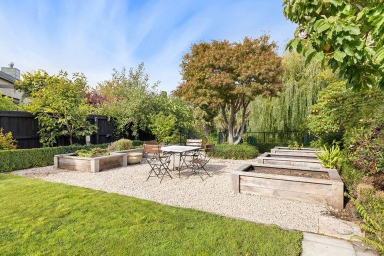 Photo of property in 9 Kotare Street, Fendalton, Christchurch, 8041