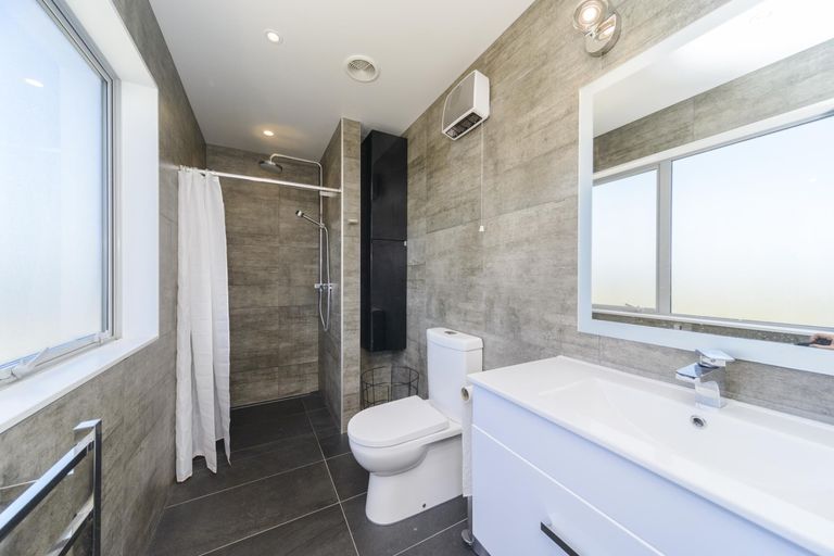 Photo of property in 140 Ruapehu Drive, Fitzherbert, Palmerston North, 4410