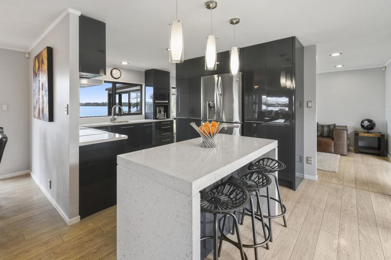 Photo of property in 8 Gigi Place, Conifer Grove, Takanini, 2112