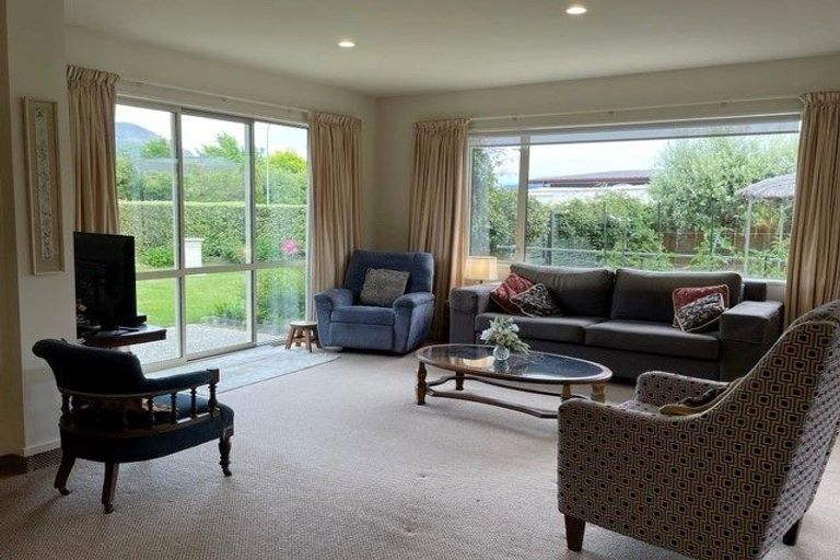 Photo of property in 17 Perrow Street, Wanaka, 9305