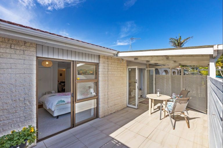 Photo of property in 2/16 Riverside Road, Orewa, 0931