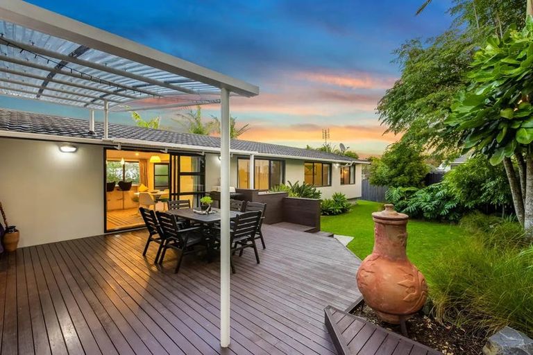 Photo of property in 58 Rosario Crescent, Red Beach, 0932