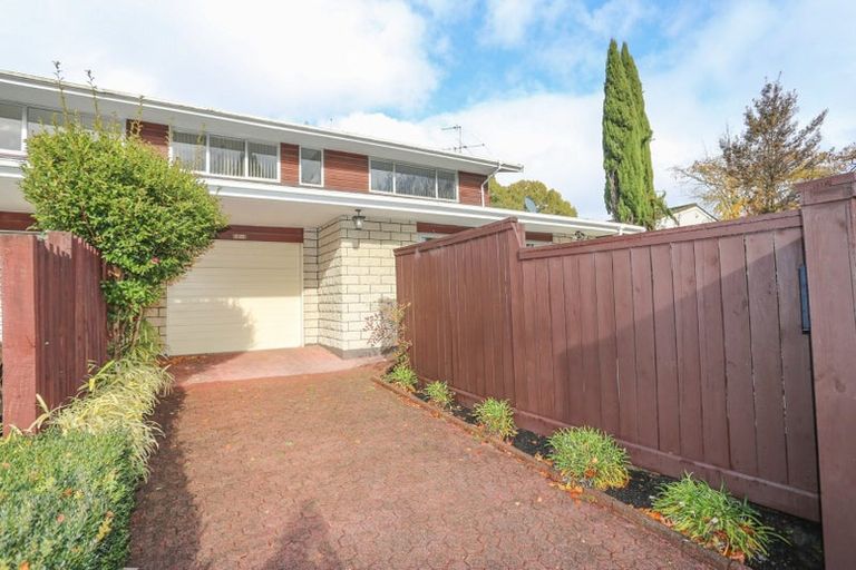 Photo of property in 2/21 Parkstone Avenue, Ilam, Christchurch, 8041