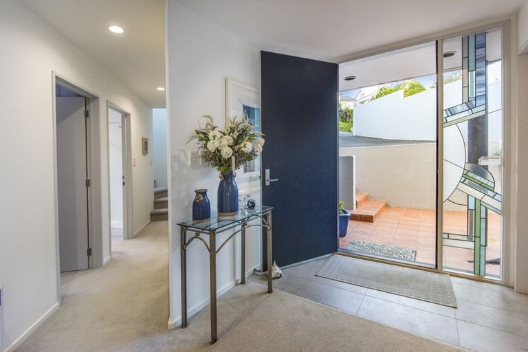 Photo of property in 2/35 Beresford Street, Bayswater, Auckland, 0622