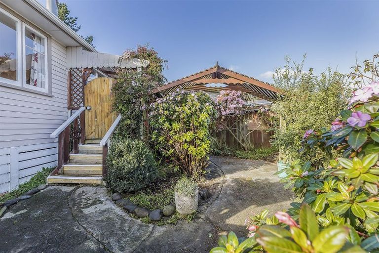 Photo of property in 108 Arahura Crescent, Waitangirua, Porirua, 5024