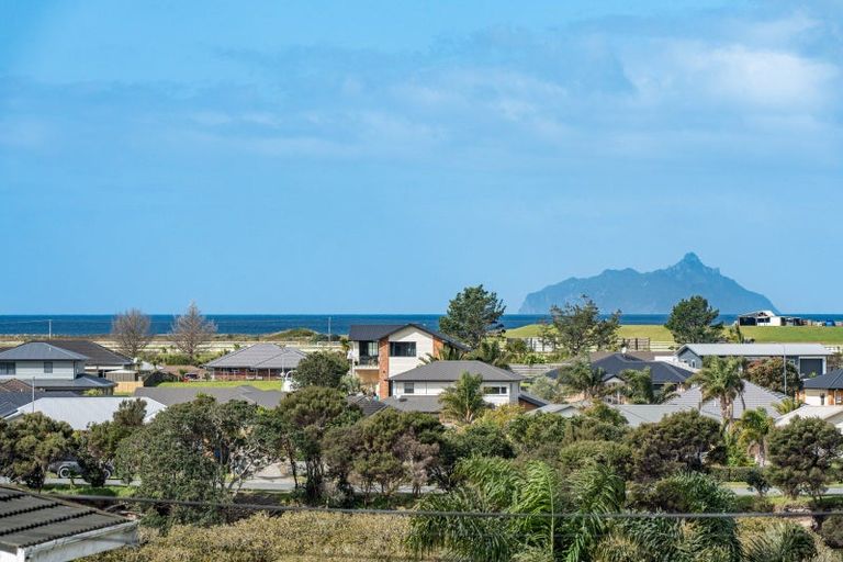 Photo of property in 18 Seaview Road, Ruakaka, 0116
