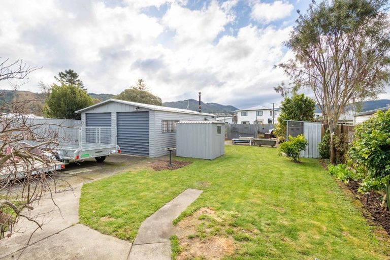 Photo of property in 17 Ngata Grove, Trentham, Upper Hutt, 5018