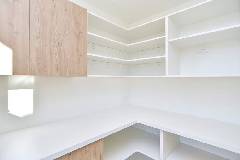 Photo of property in 17 Angus Place, Rangiora, 7400