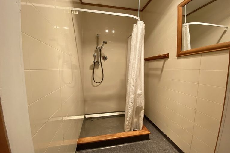 Photo of property in 379 Broadway, Stratford, 4332