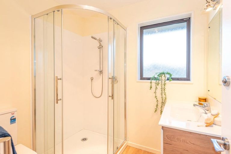Photo of property in 213b Wainoni Road, Avondale, Christchurch, 8061