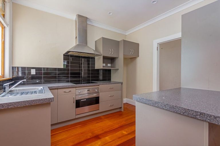 Photo of property in 6 Kowhai Avenue, Takaro, Palmerston North, 4410