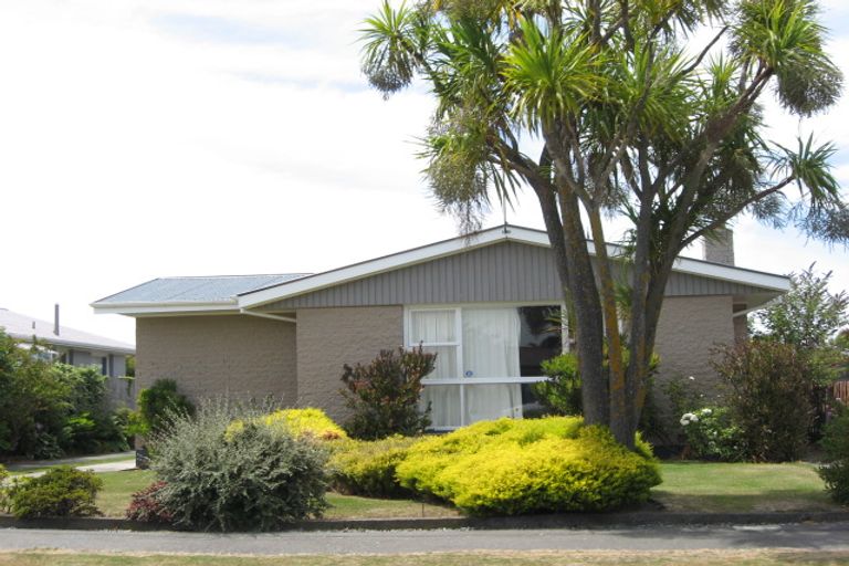 Photo of property in 24 Glenrowan Avenue, Avondale, Christchurch, 8061