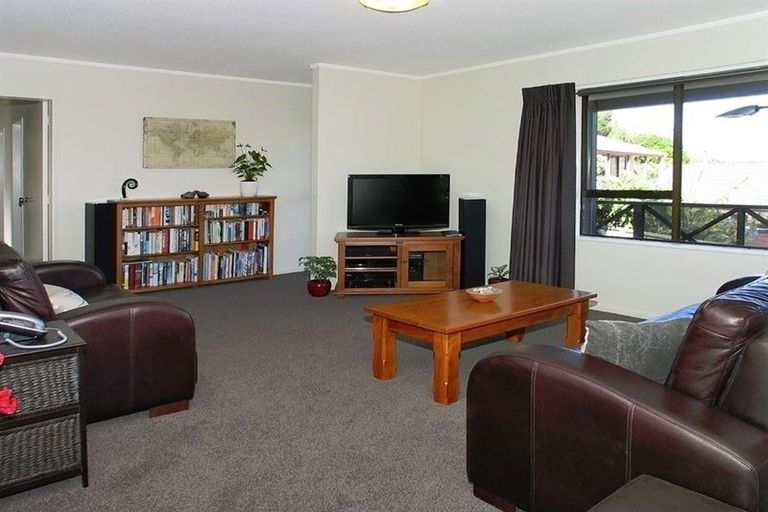 Photo of property in 30 Guadeloupe Crescent, Grenada Village, Wellington, 6037