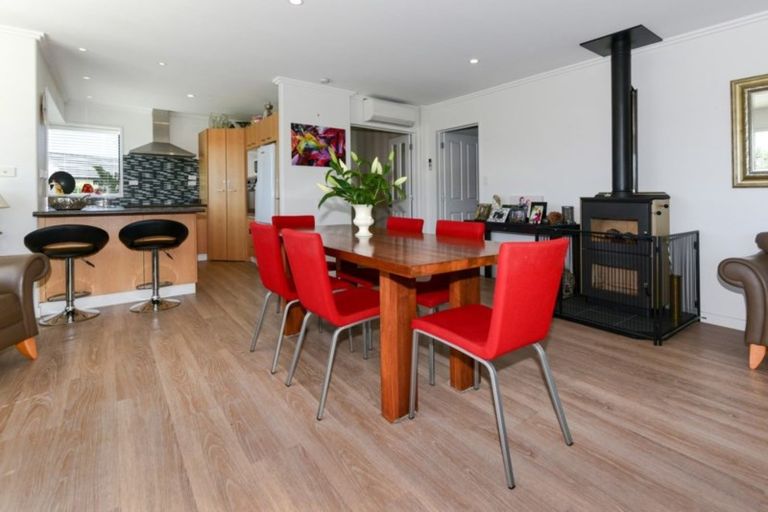 Photo of property in 5 Perrin Place, Darfield, 7510