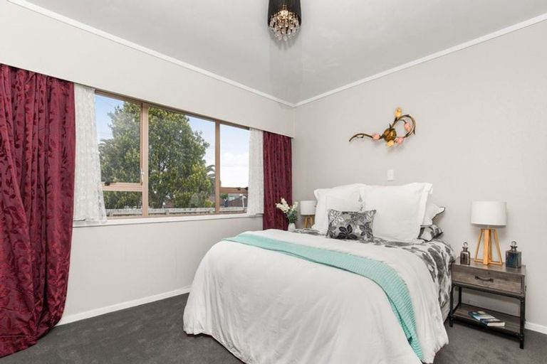 Photo of property in 1/24 Alfriston Road, Manurewa East, Auckland, 2102