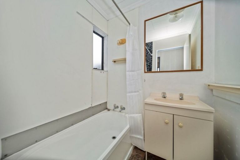 Photo of property in 275 Frankley Road, Ferndale, New Plymouth, 4310