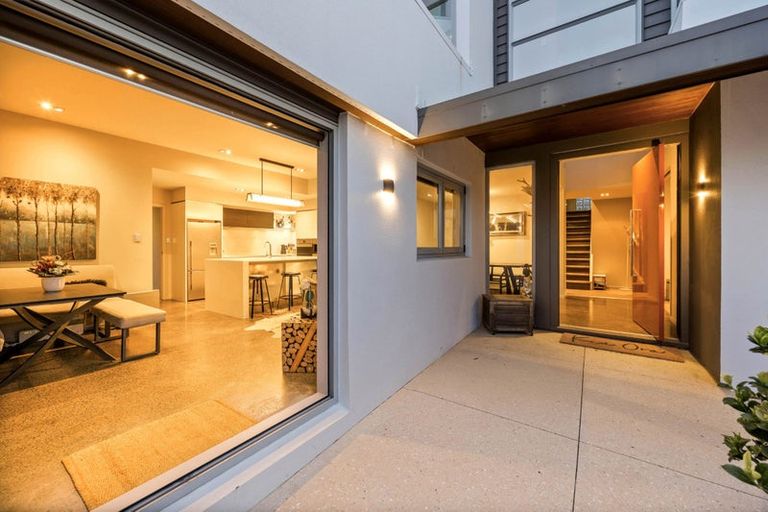 Photo of property in 151 Pah Road, Cockle Bay, Auckland, 2014