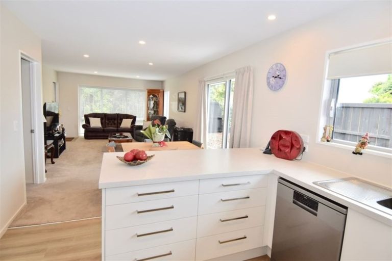 Photo of property in 89a Wairakei Road, Bryndwr, Christchurch, 8053