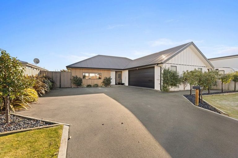Photo of property in 33 Te Hurunui Drive, Pegasus, 7612