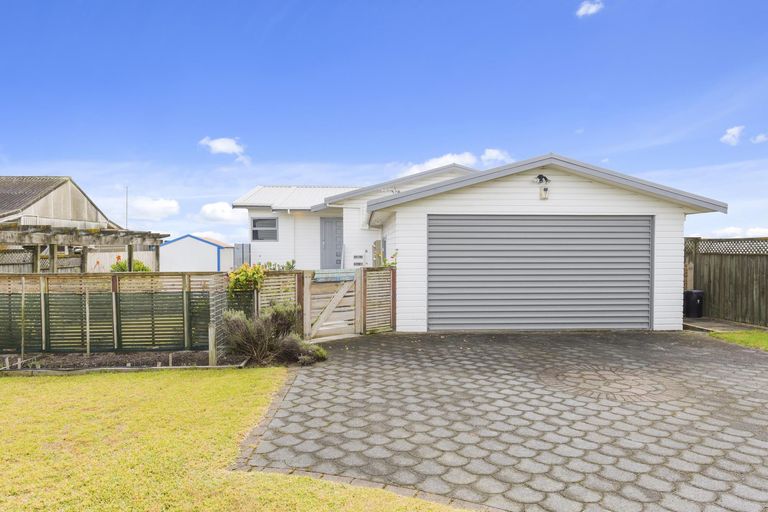 Photo of property in 355 Pukehina Parade, Pukehina, Te Puke, 3189