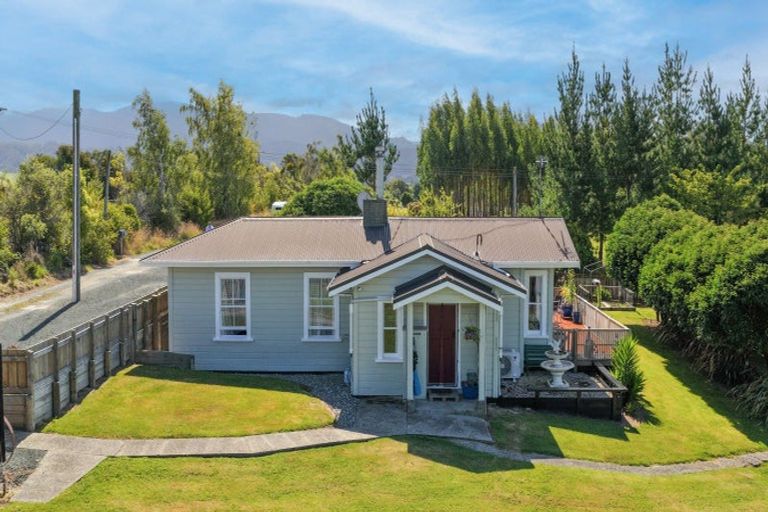 Photo of property in 71 Flett Road, Lower Moutere, Upper Moutere, 7175