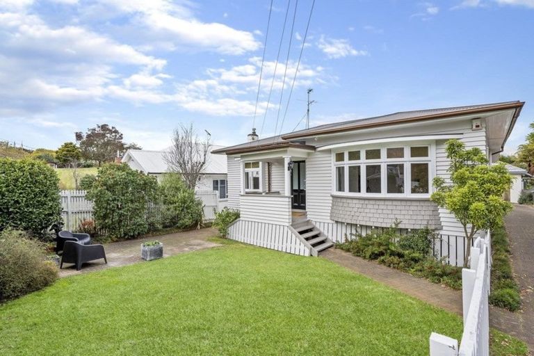 Photo of property in 71 Martin Avenue, Mount Albert, Auckland, 1025