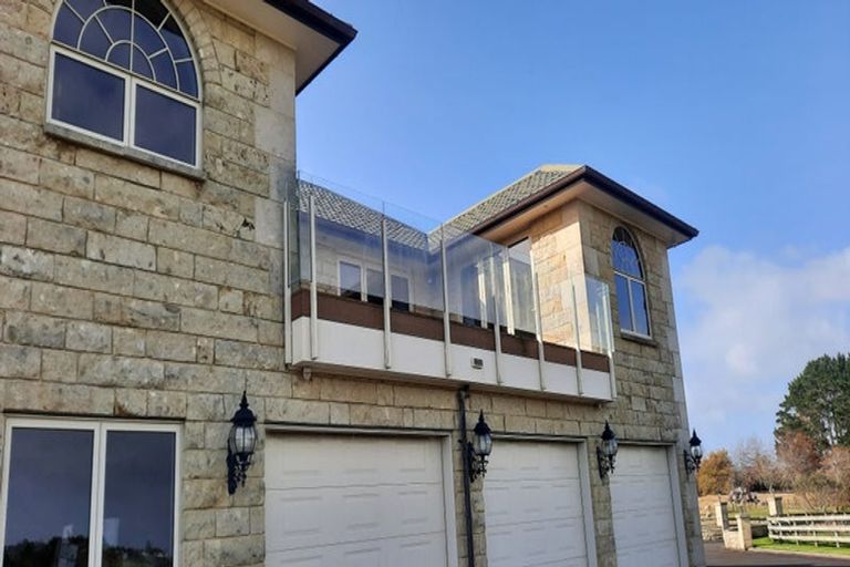 Photo of property in 104 Broomfields Road, Whitford, Howick, 2571