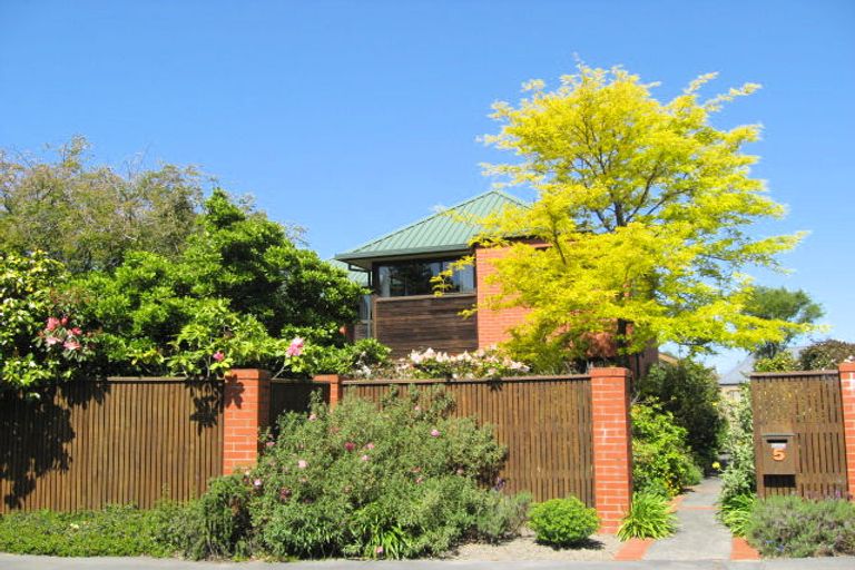 Photo of property in 5 Harrods Court, Ilam, Christchurch, 8053