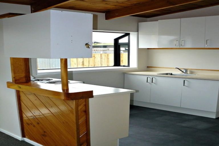 Photo of property in 2/120 Lynwood Road, New Lynn, Auckland, 0600