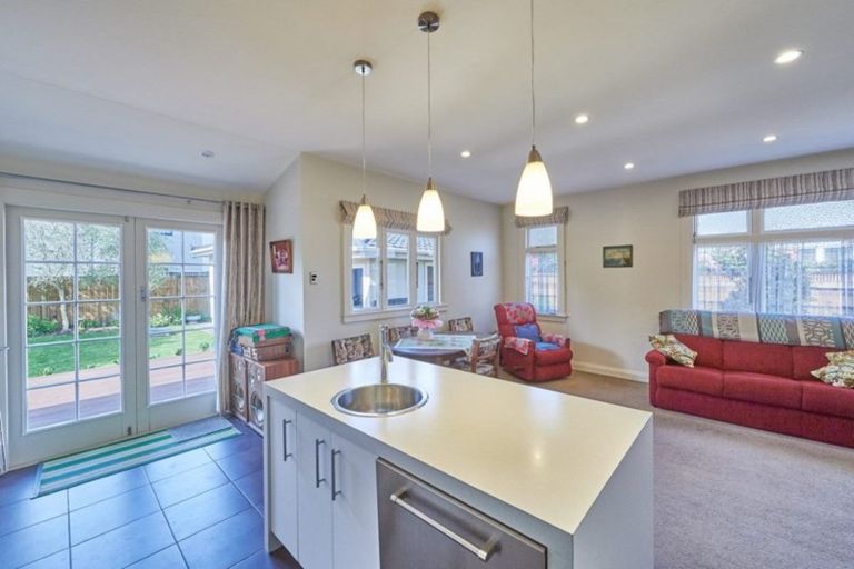 Photo of property in 34 Dahlia Street, Palmerston North, 4410