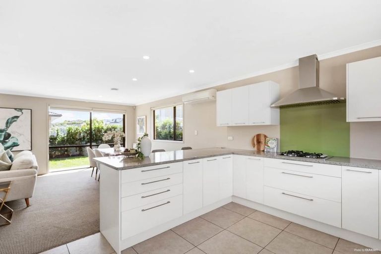 Photo of property in 3 Ohau Court, Fairview Heights, Auckland, 0632