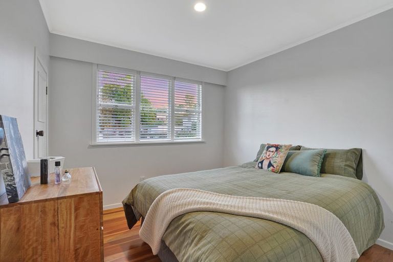 Photo of property in 39 Kamara Road, Glen Eden, Auckland, 0602