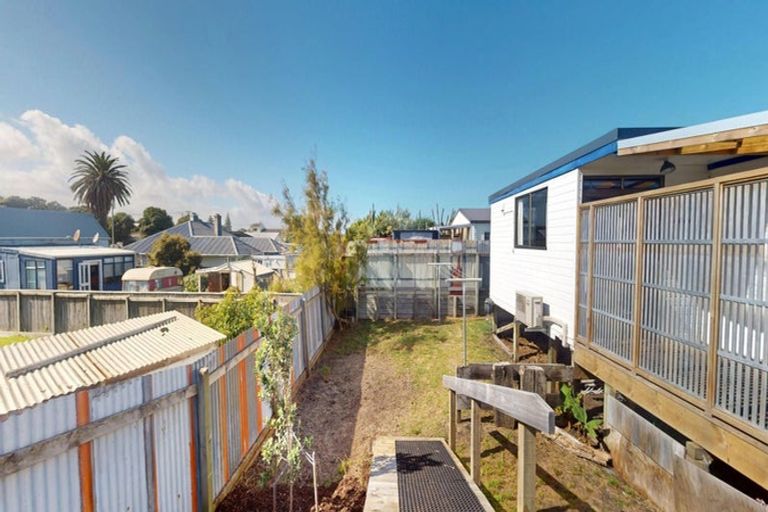Photo of property in 26 Seafront Road, Castlecliff, Whanganui, 4501