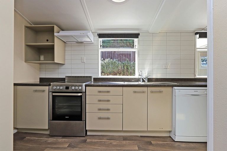 Photo of property in 10 Coote Road, Bluff Hill, Napier, 4110