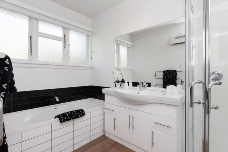 Photo of property in 9 Verran Place, Fendalton, Christchurch, 8052