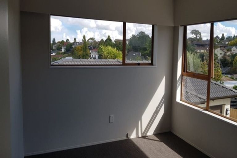 Photo of property in 71 Prince Regent Drive, Half Moon Bay, Auckland, 2012