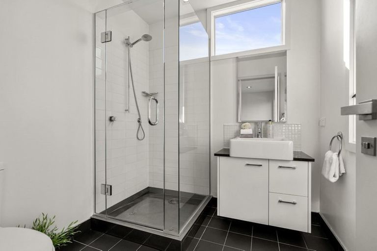 Photo of property in 2/4 Campbell Road, Takapuna, Auckland, 0622