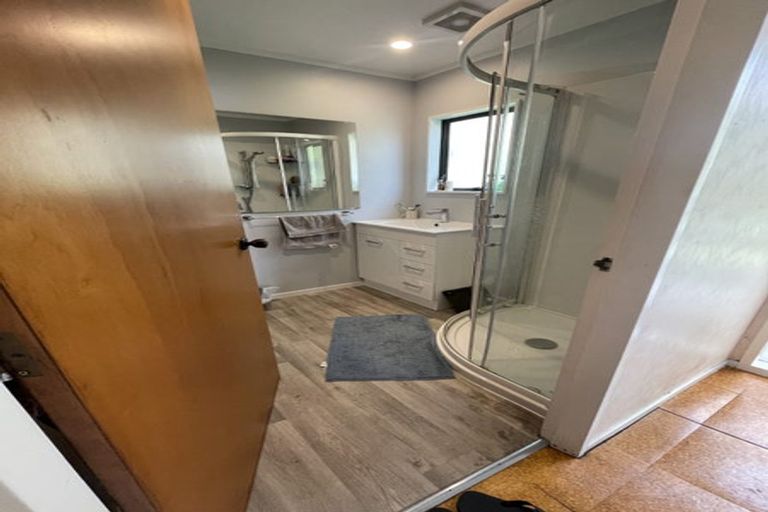 Photo of property in 8 Bushland Grove, Paparangi, Wellington, 6037