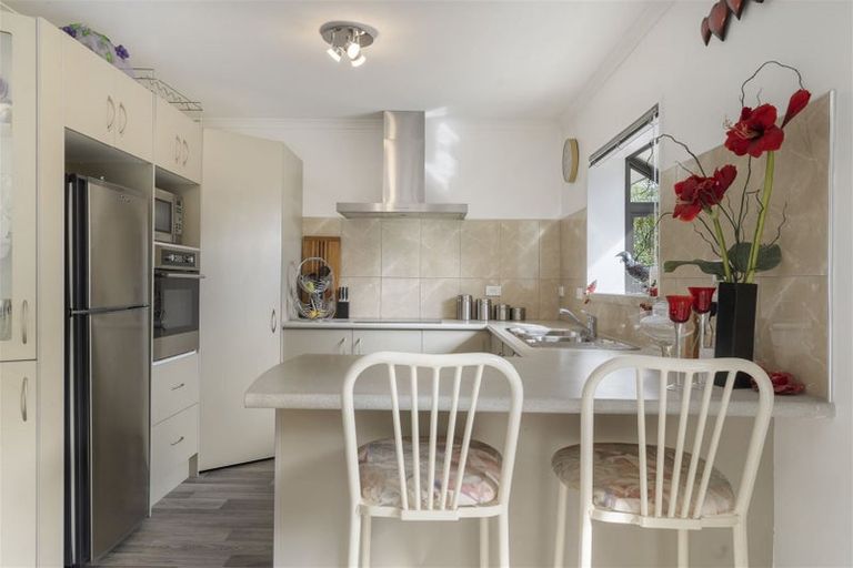 Photo of property in 14a Millbrook Road, Henderson, Auckland, 0612