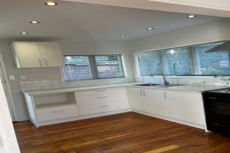 Photo of property in 2/180 Archers Road, Glenfield, Auckland, 0629