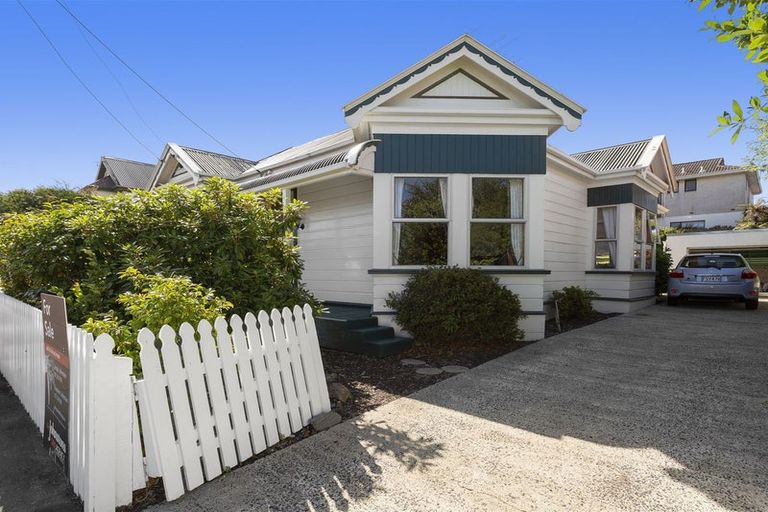 Photo of property in 6 Bernard Street, Kenmure, Dunedin, 9011