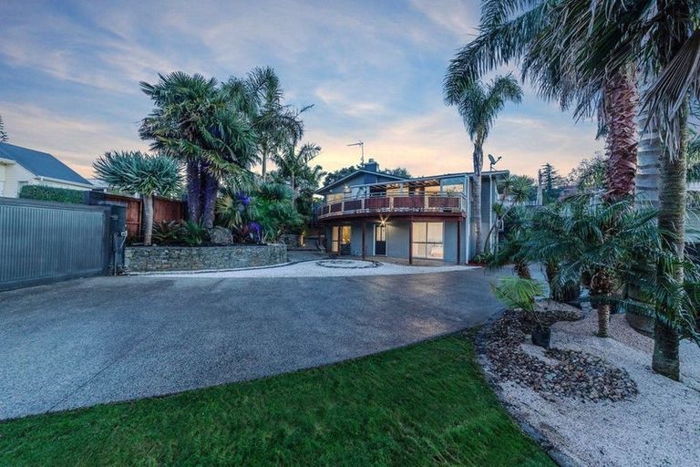 Photo of property in 2 Gallony Avenue, Massey, Auckland, 0614