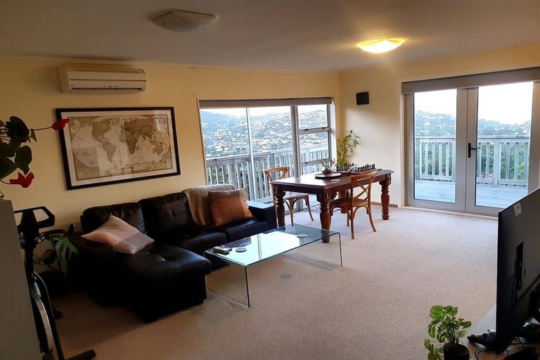 Photo of property in 5b Oldham Way, Crofton Downs, Wellington, 6035