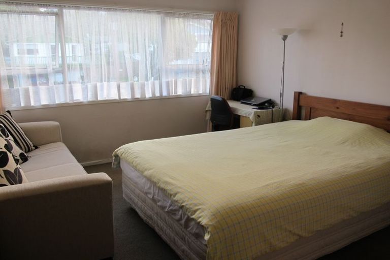 Photo of property in 1/25 Sapphire Place, Bayview, Auckland, 0629