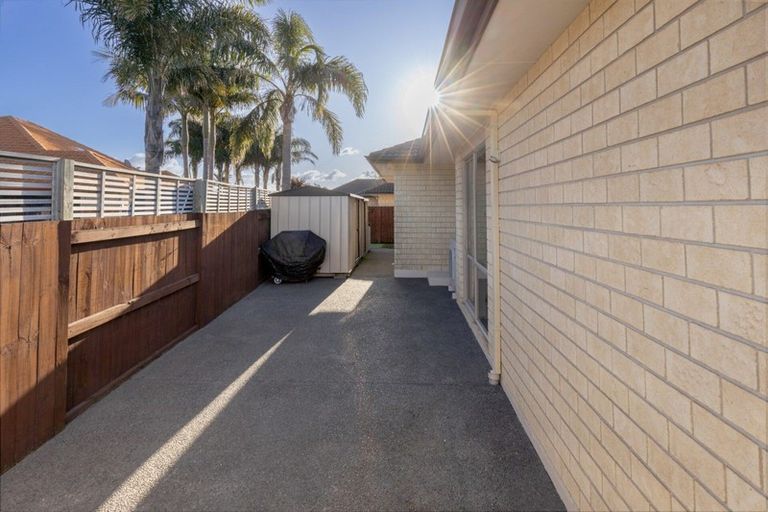 Photo of property in 92 Tuihana Drive, Papamoa Beach, Papamoa, 3118