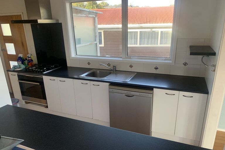 Photo of property in 26 Valley View Road, Glenfield, Auckland, 0629