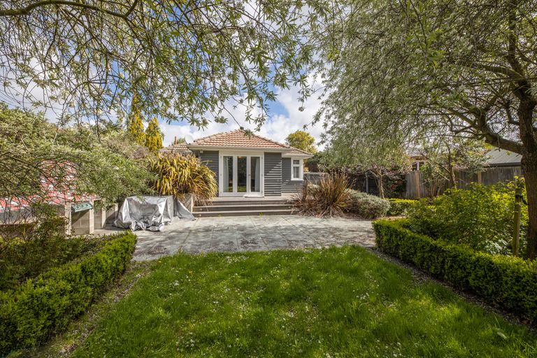 Photo of property in 15 Moreland Avenue, Papanui, Christchurch, 8053