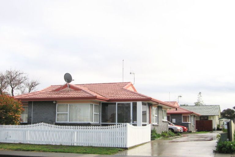 Photo of property in 1/211 Mcleod Street, Camberley, Hastings, 4120