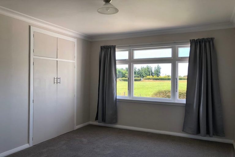 Photo of property in 235 Tararua Road, Levin, 5571